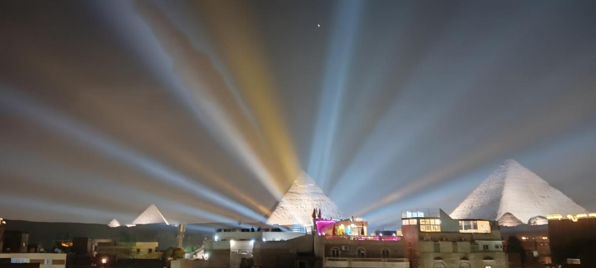 Pyramids Desert View 3*