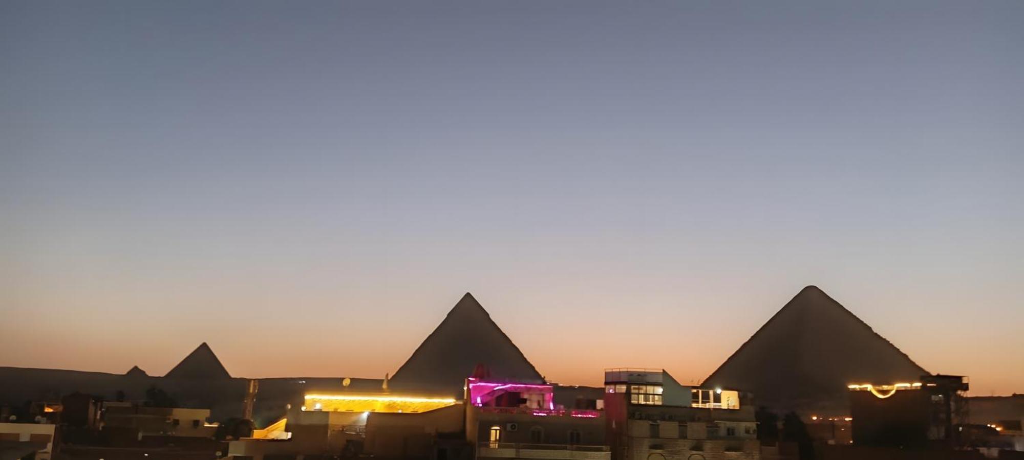 Hotel Pyramids Desert View Cairo